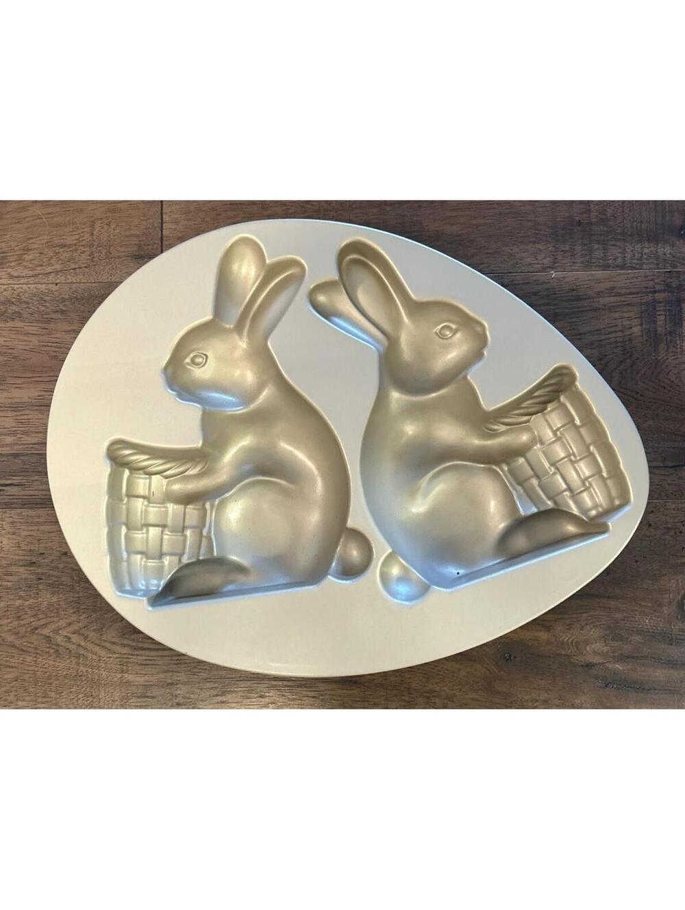 Nordic Ware Easter Bunny Cake Pan 10 Cup 2.4L Nonstick Aluminum 3D Rabbits USA